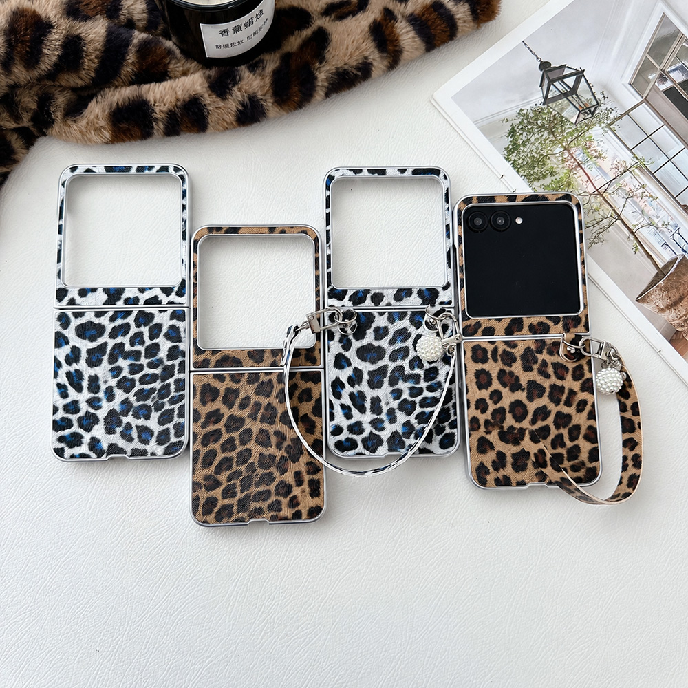 Men Accessories Photos - Leopard Print Folding Flip Phone Case